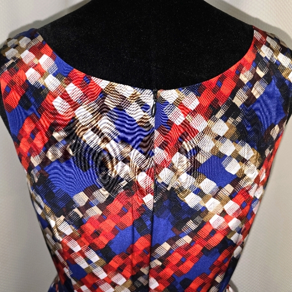 TRINA TUCK Graphic Silk Dress - Picture 4 of 7